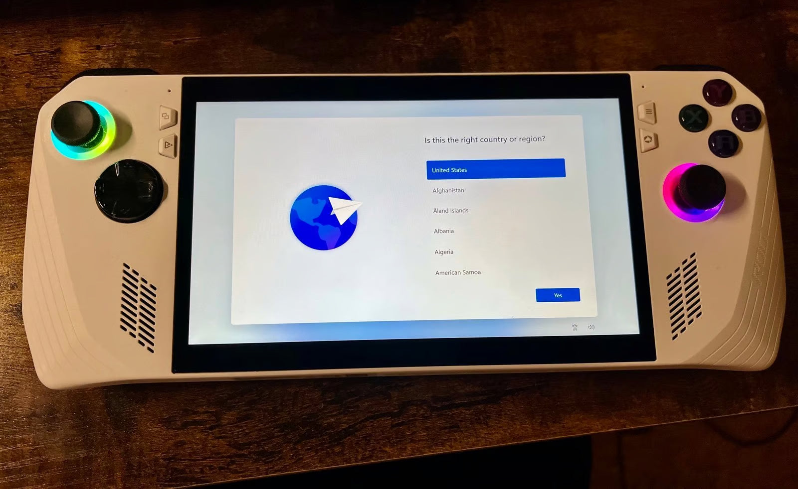 ASUS rog ally z1 extreme 2B66