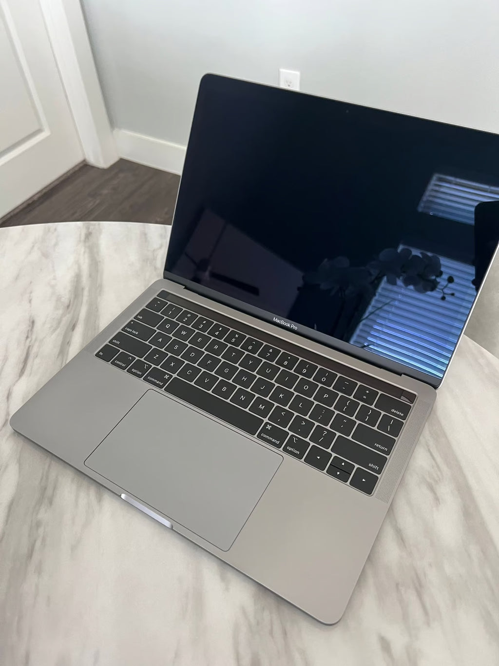 MacBook Pro i5 1.4GHz 13"" (Mid 2019) 256GB SSD 2E75