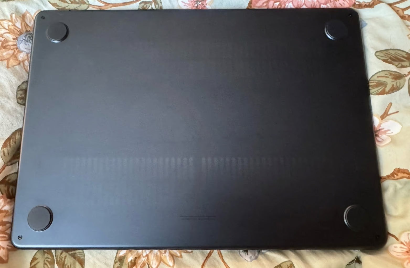 Apple MacBook Air with M2 chip 13鈥?7V69