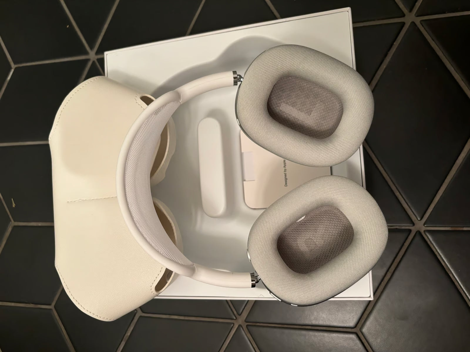 Apple airpod max headphones 7Y36