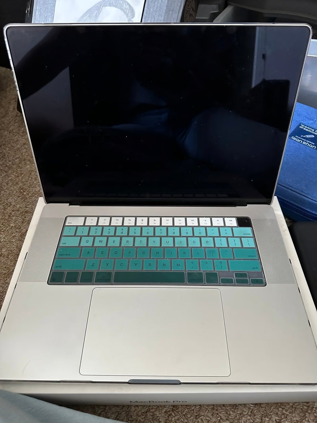 macbook pro 16 inch 2022 2L95