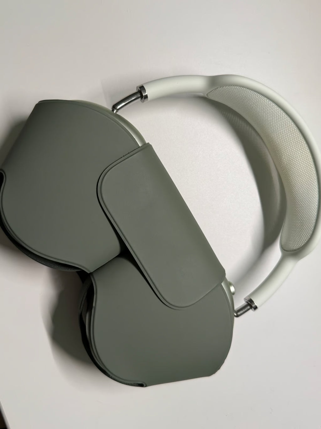 Apple AirPods Max with Smart Case in Green 6T85