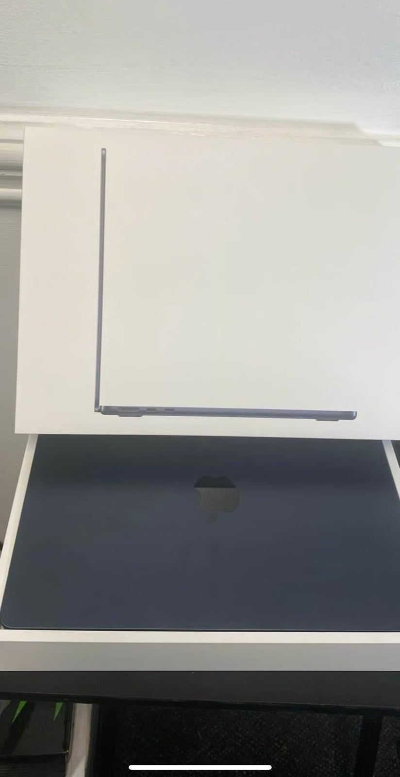 (2024)Apple Macbook Air 13in.  M2 3.49 GHz  256GB SSD 5P67