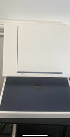 (2024)Apple Macbook Air 13in.  M2 3.49 GHz  256GB SSD 5P67