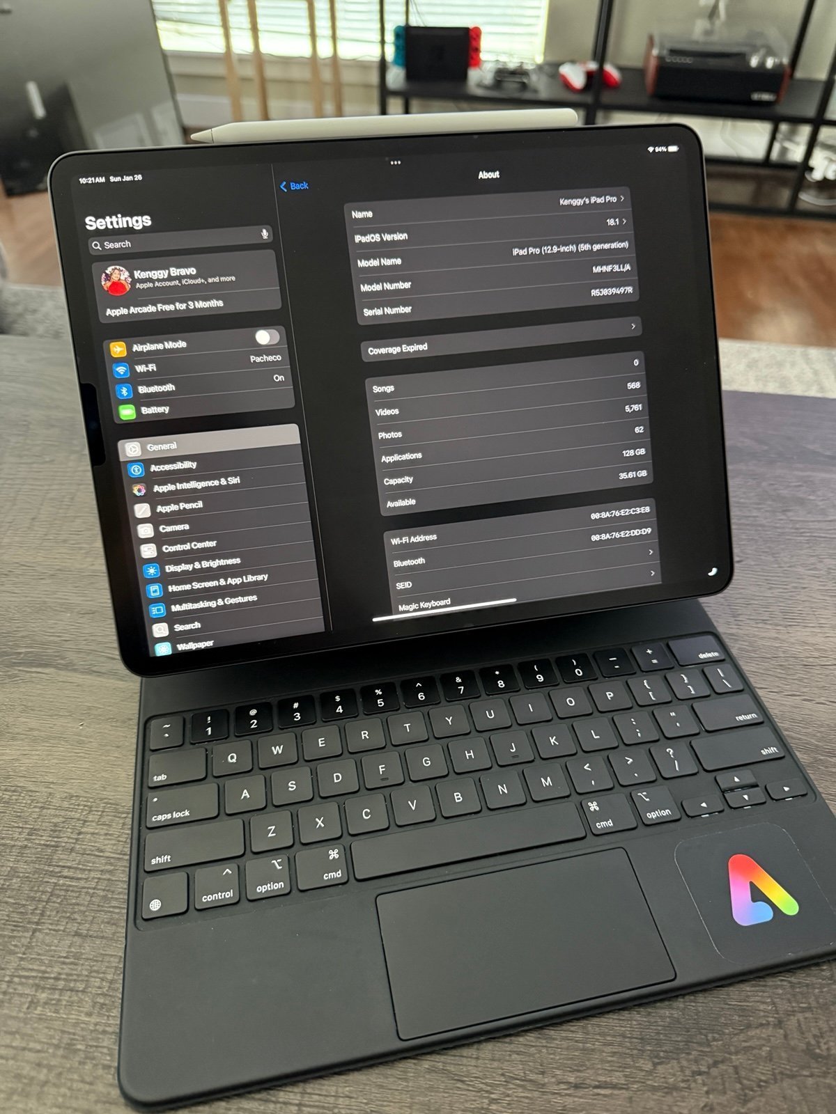 iPad Pro 12.9 inch (5th generation) 2E21