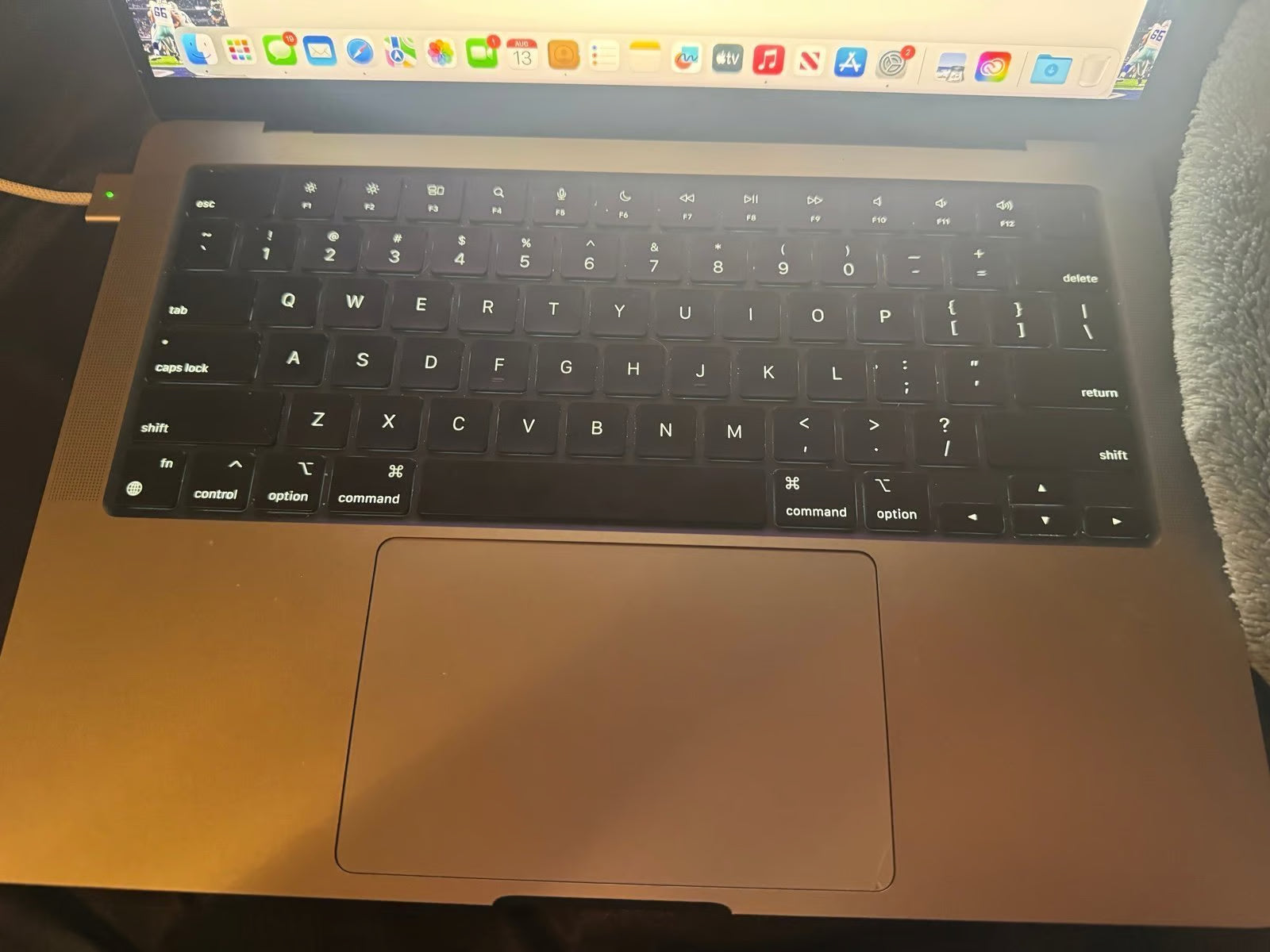 MacBook m3 (holding for someone) 5R26