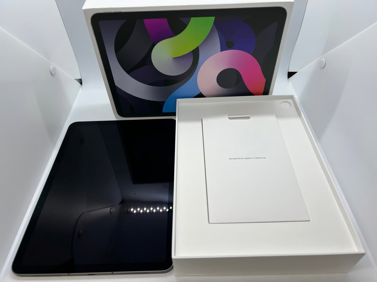 Apple iPad Air 4th Gen 64GB Wi-Fi + 4G (Unlocked) 10.9 in. Space Gray - Open Box 1D71