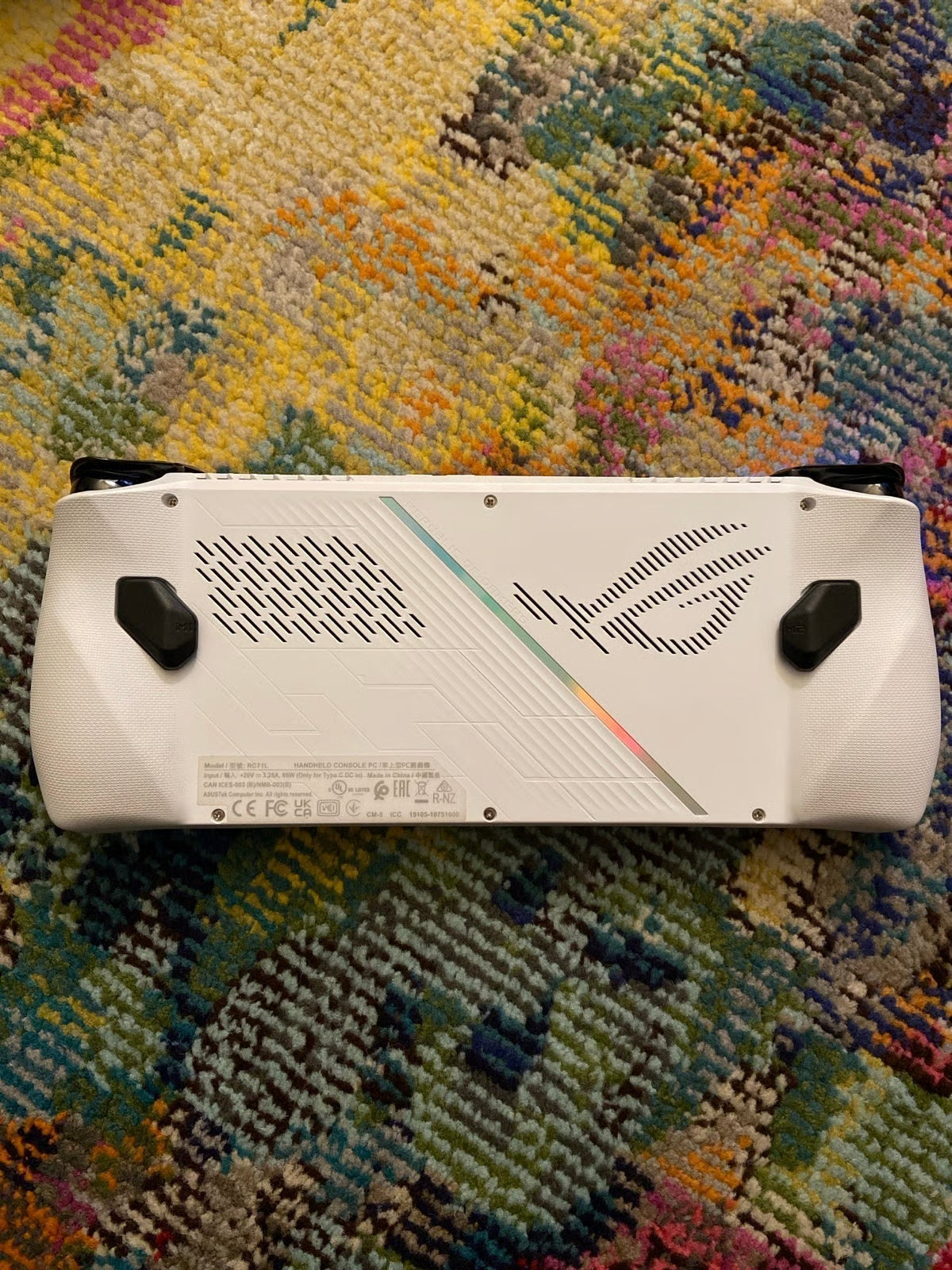 ASUS rog ally z1 extreme with official charger dock 2J61