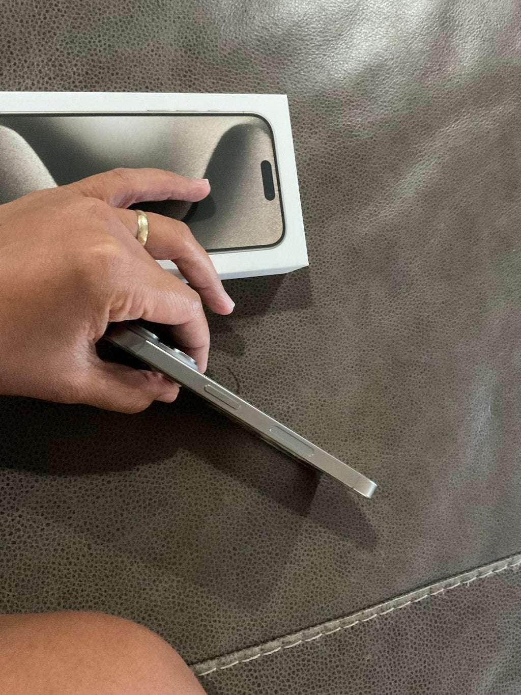 Unlocked iPhone 15 pro 128gb 7S39