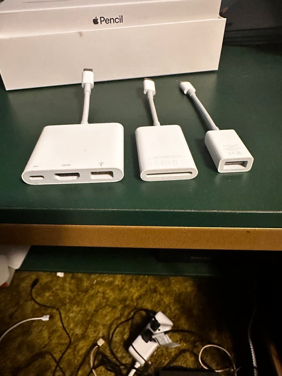 iPad Pro 12.9 5th generation bundle 7D78