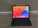 iPad Pro 4th generation (12.9�? (128gb) 5J36
