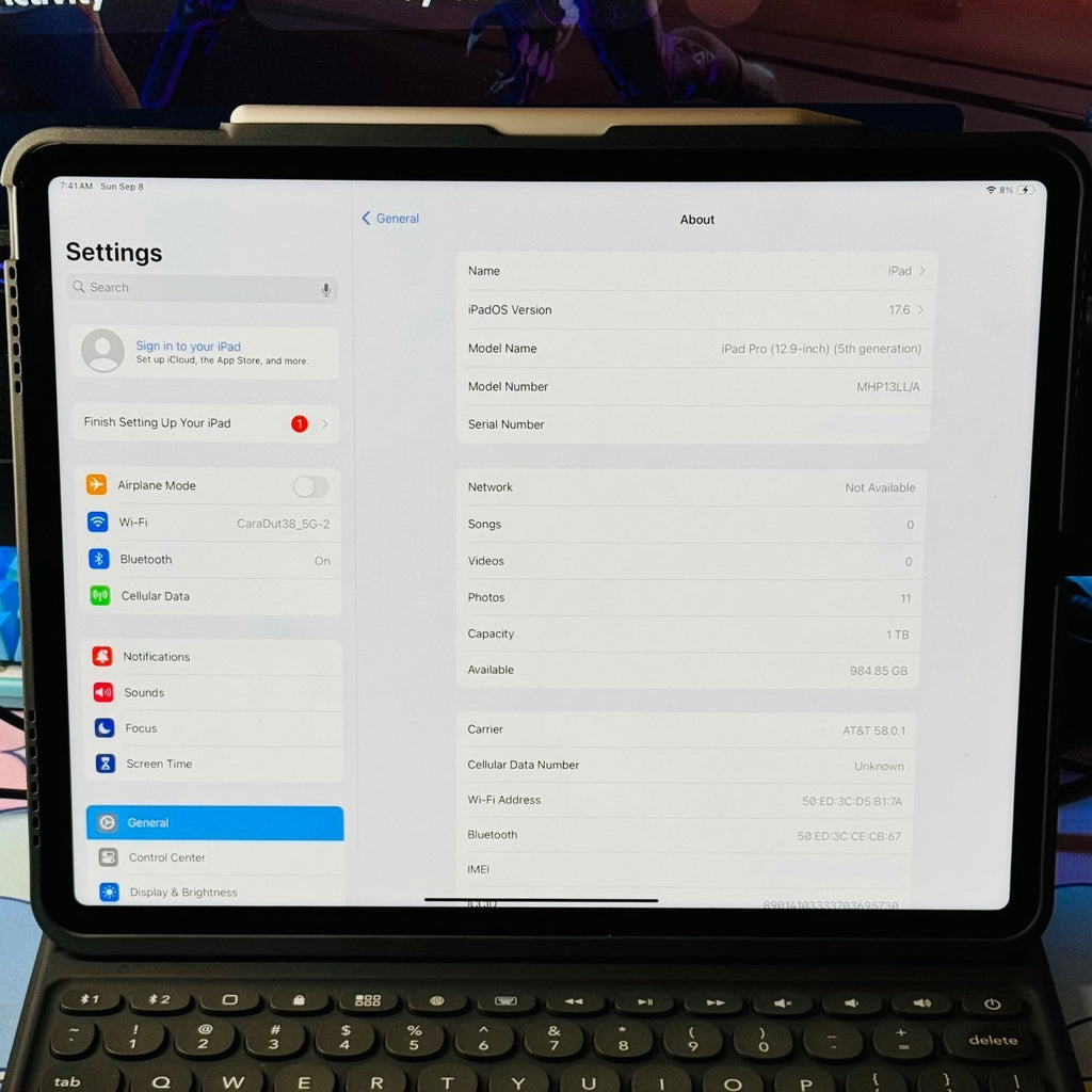 iPad Pro 5th Gen 12.9 1tb Cellular Unlocked! + Apple Pencil and Keyboard Case! 3R26