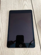 Apple iPad Mini 5th Generation 64 GB in Space Gray 3O15