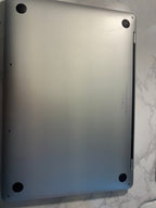 MacBook Pro 13inch M2 2022 8D18