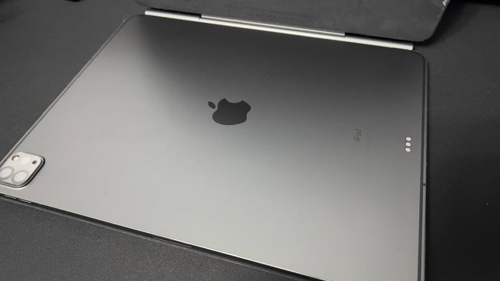 Apple iPad Pro 12.9 4th Generation 1 TB in Space Gray 2V32