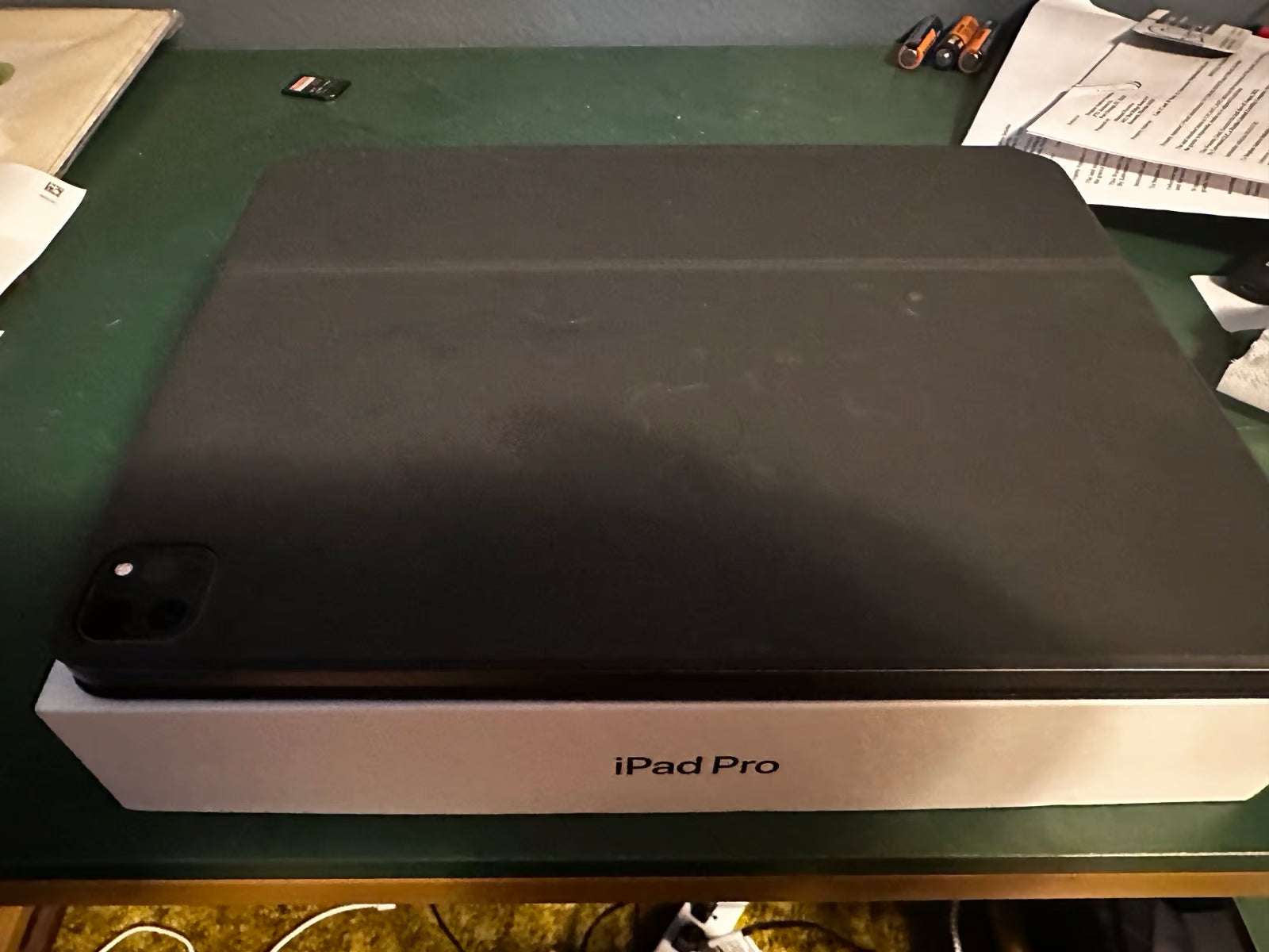 iPad Pro 12.9 5th generation bundle 7D78