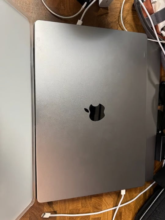 MacBook Pro 16"" Laptop - Apple M1 Pro chip - 16GB Memory - 1TB SSD - Space Gray 2E95