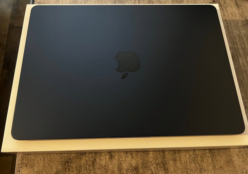 Apple MacBook Air with M2 chip 13-6 inch Bundle 2N32