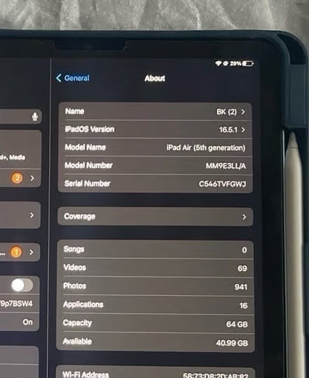 Apple iPad Air 5th Generation 64 GB in Blue 7O26