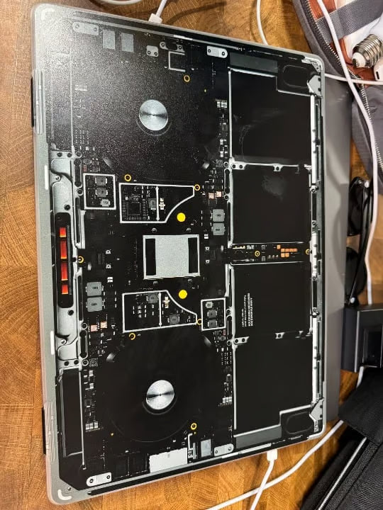 MacBook Pro 16"" Laptop - Apple M1 Pro chip - 16GB Memory - 1TB SSD - Space Gray 2E95