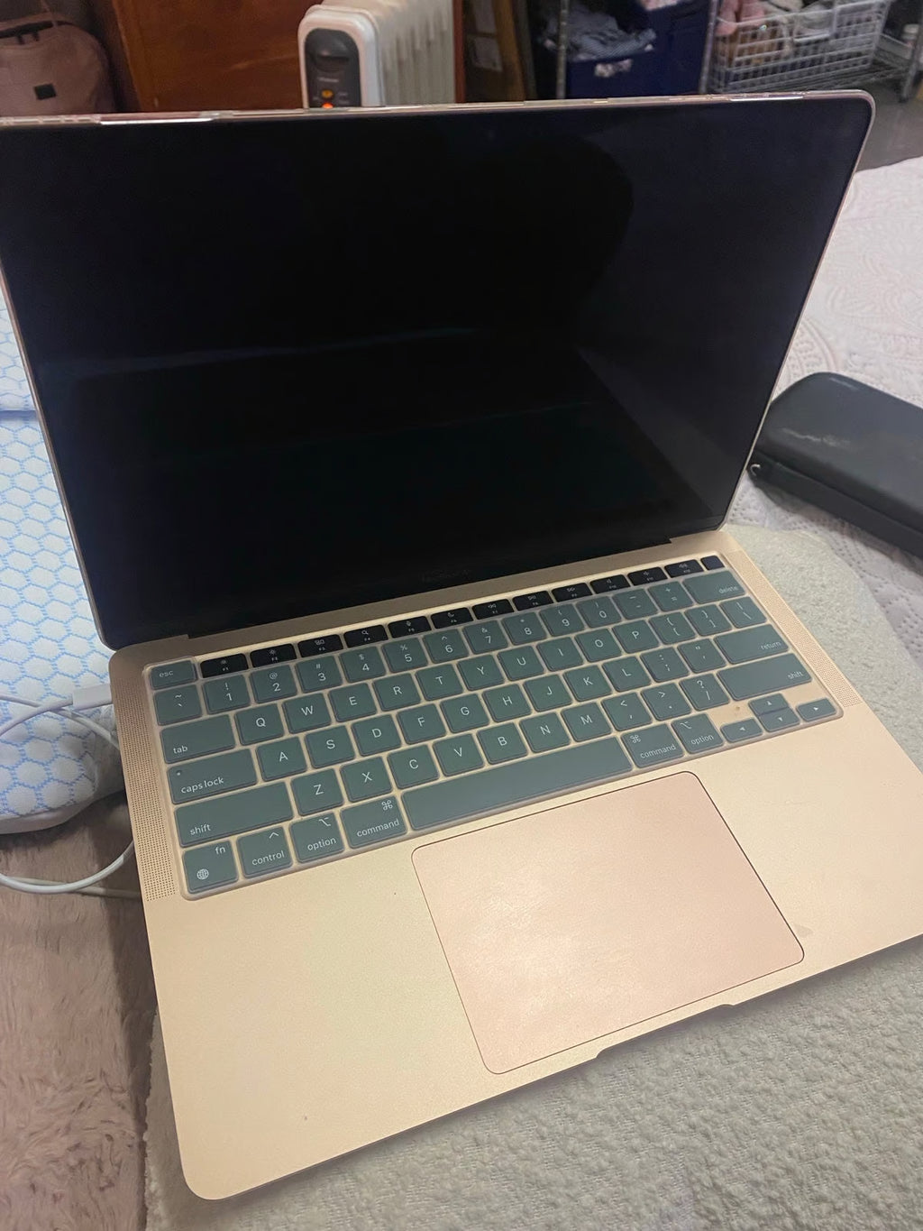 MacBook Air 2021 M1 chip rose gold 3L72