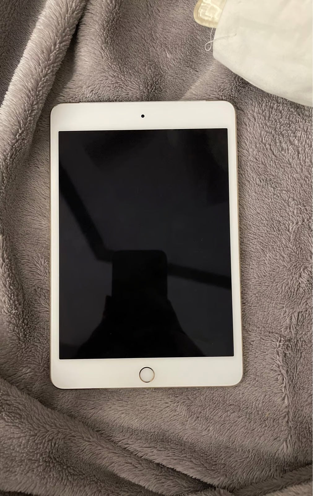 Ipad mini 4. Wifi + cellular 6J15