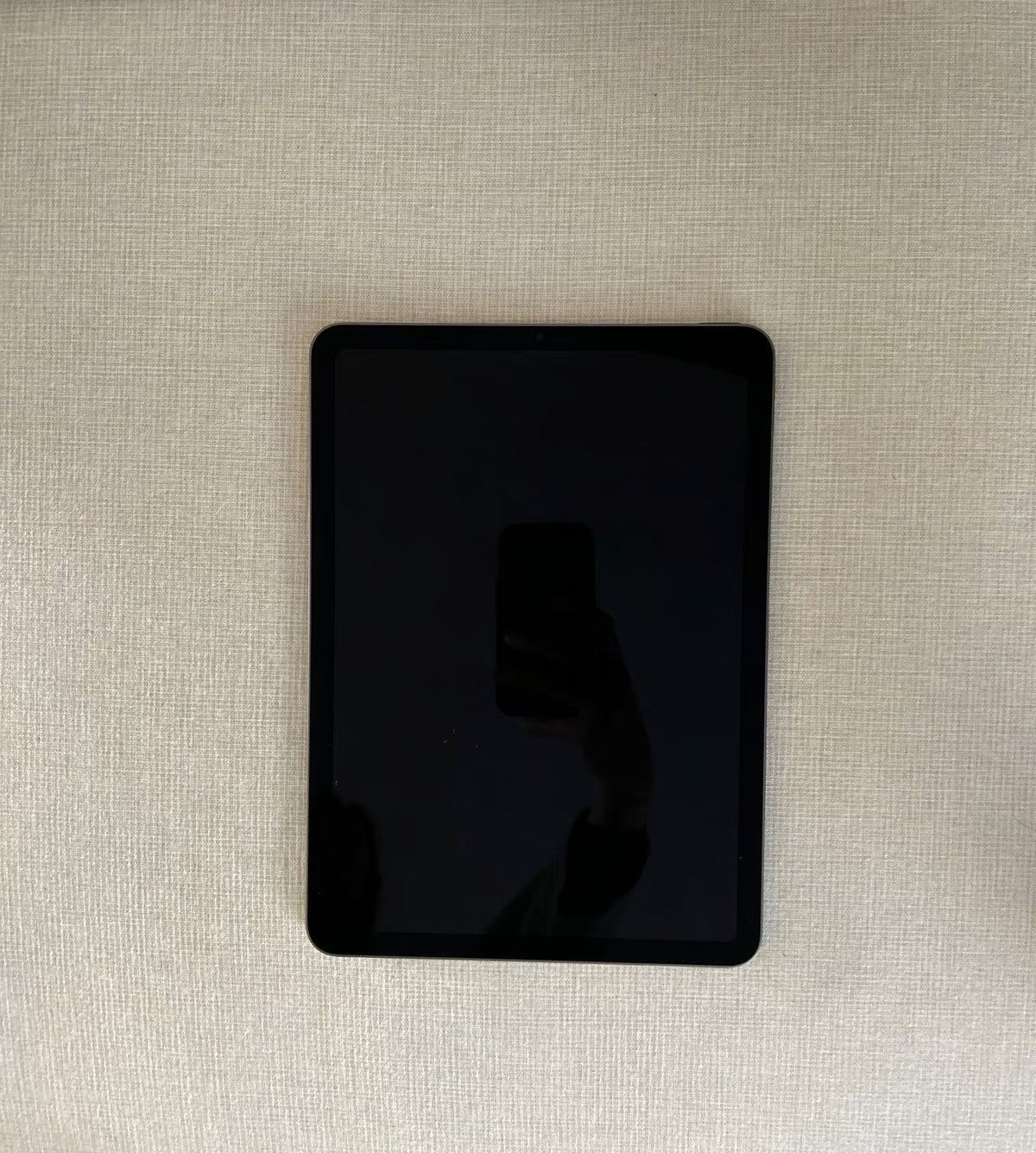 Apple iPad Air 5th Generation 64 GB in Space Gray 3N67