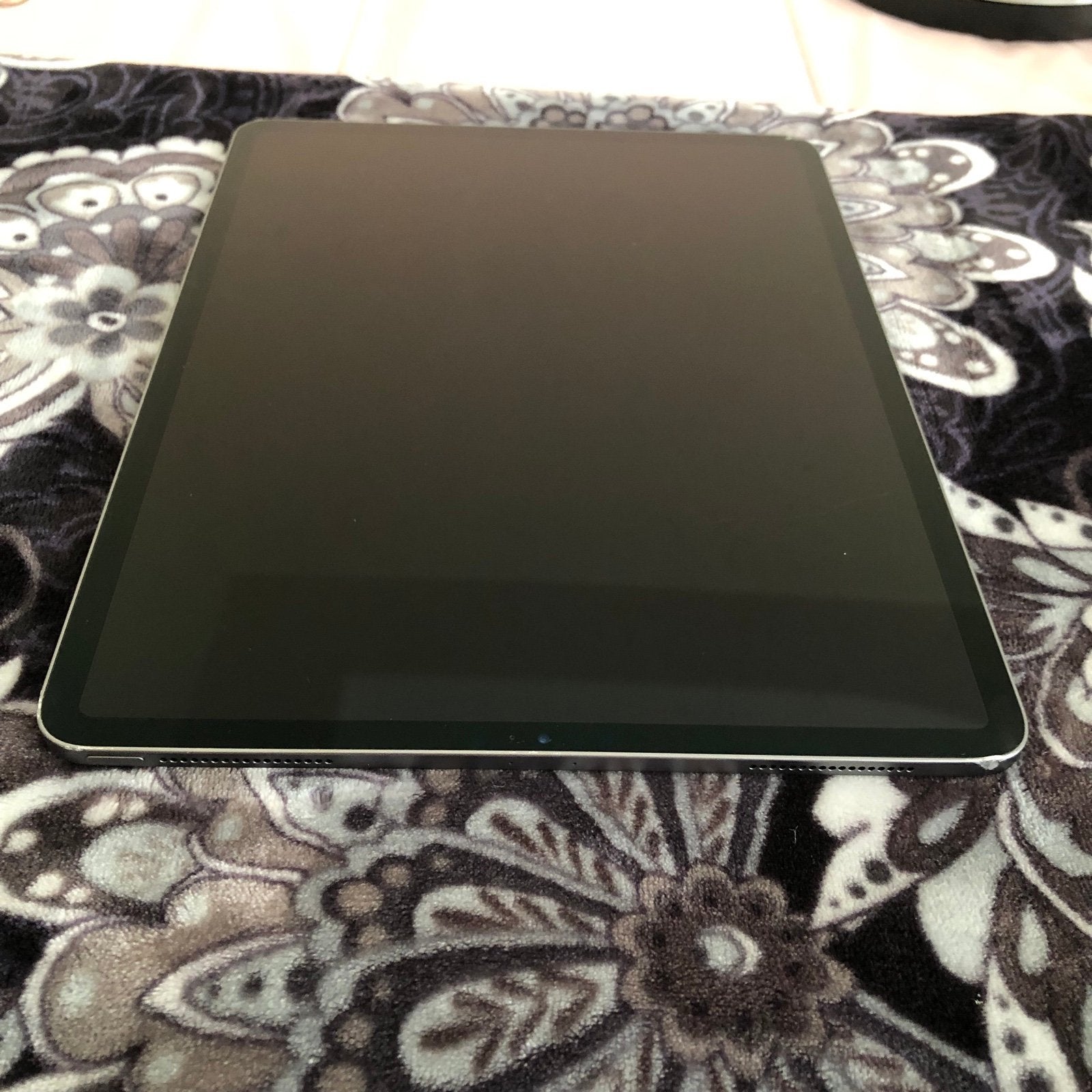 Apple iPad Pro 3rd Generation 12.9 inch 2K68