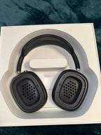 AirPods Max and travel charging case 5Q28