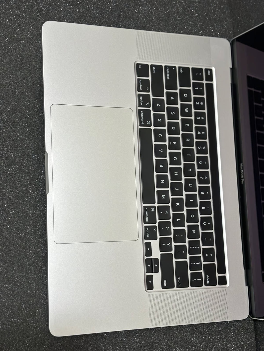 MacBook Pro 16 2019 i7 32gb RAM 512 gb ssd silver 6B96