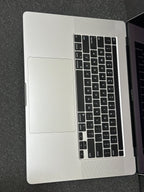 MacBook Pro 16 2019 i7 32gb RAM 512 gb ssd silver 6B96