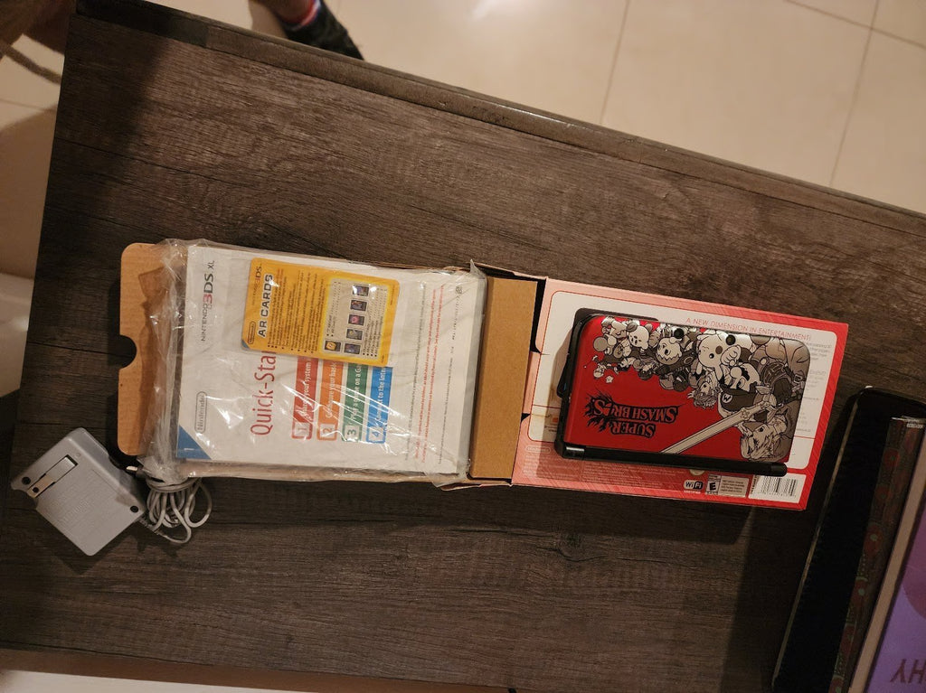 Nintendo 3DS XL Super Mario Bros. 2 in Red