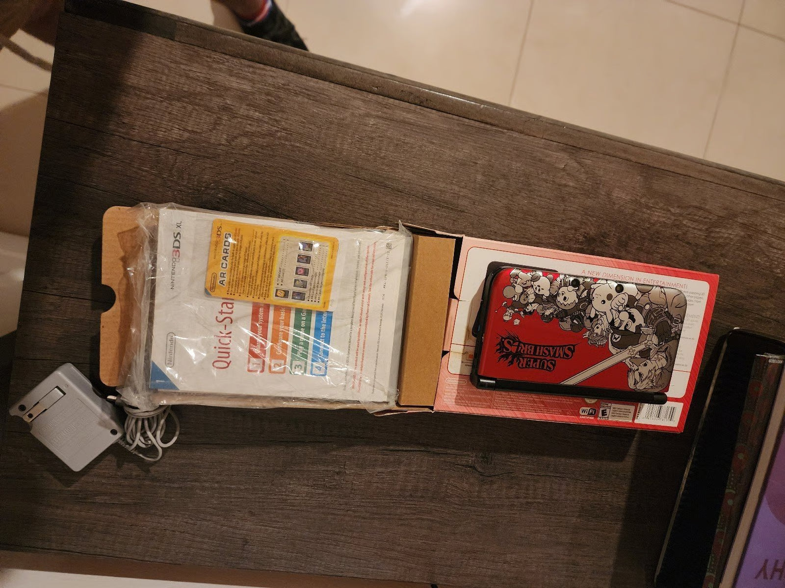 Nintendo 3DS XL Super Mario Bros. 2 in Red