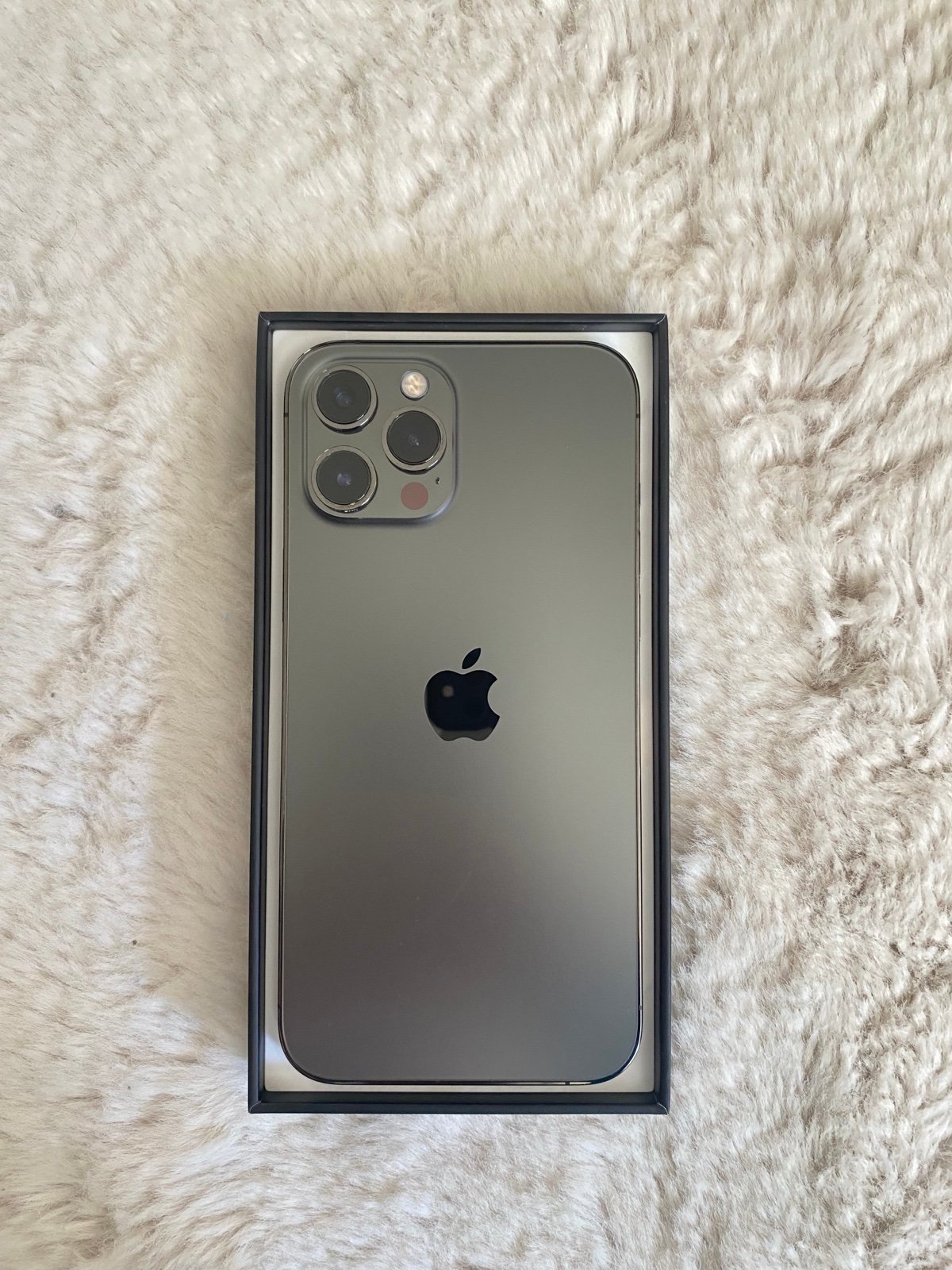 Graphite iPhone 12 Pro Max AT&T 6Y31