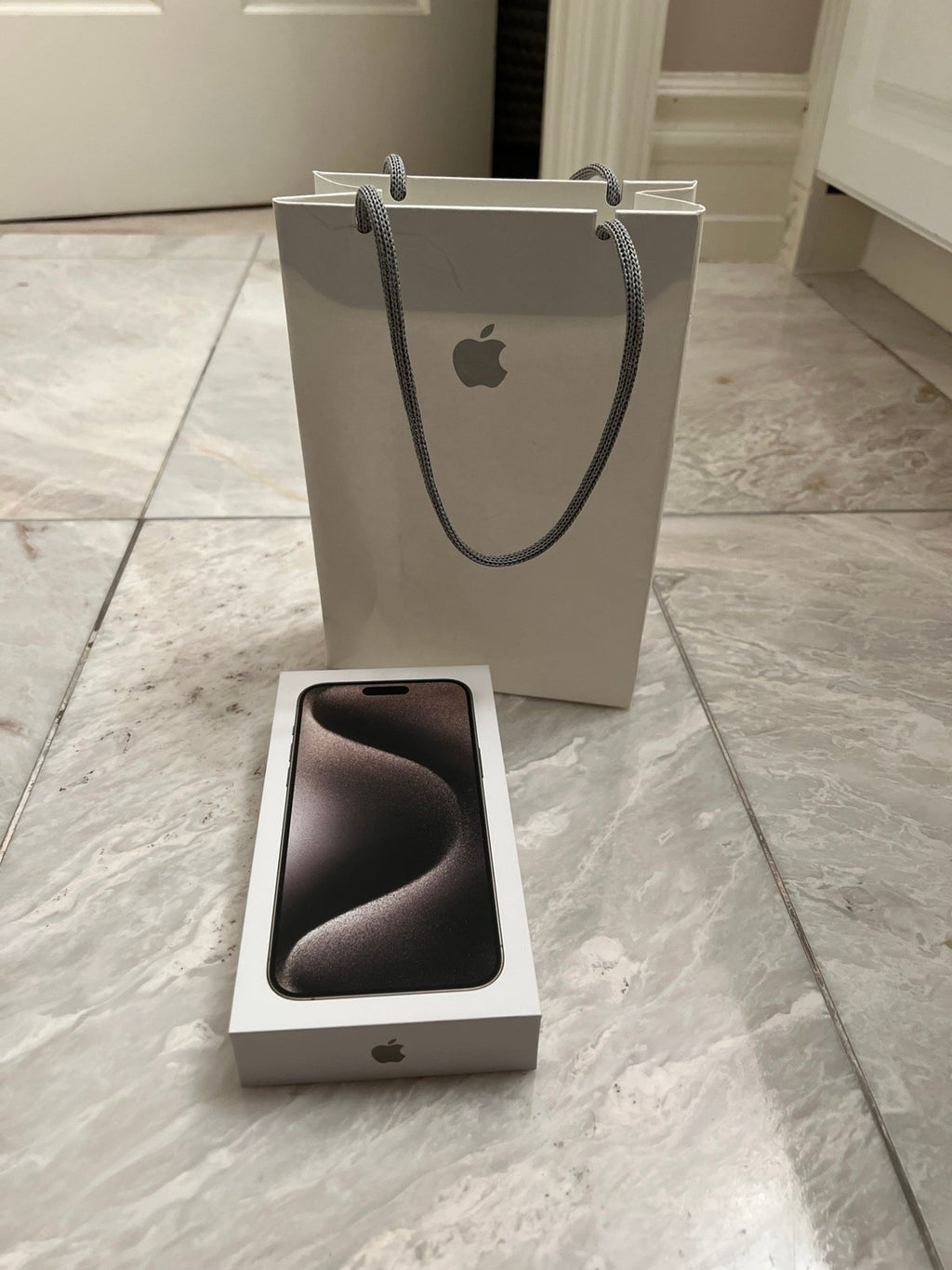 Apple iphone 15 pro max fully unlocked iPhone 15 Pro Max 256GB Natural Titanium 7V88