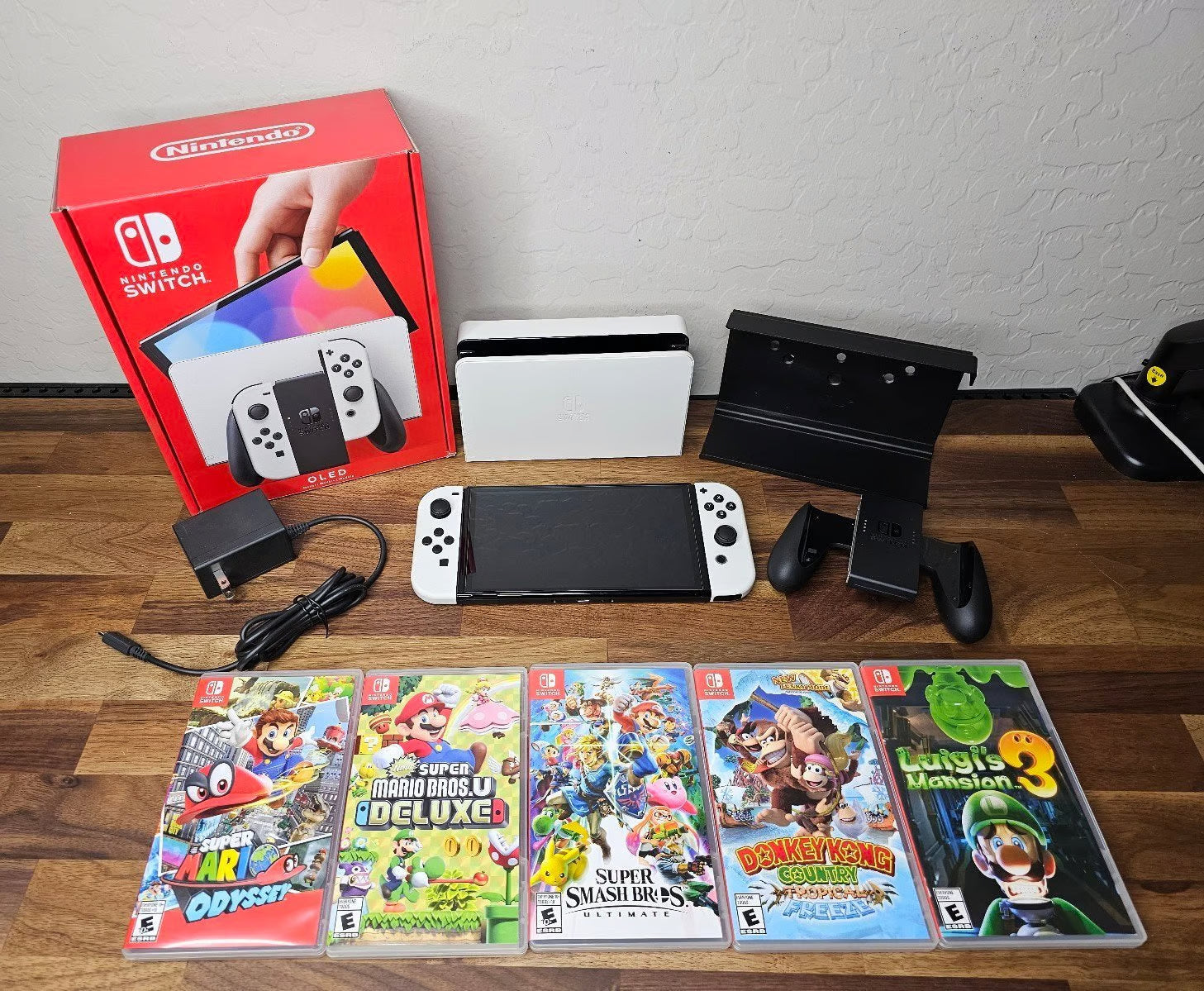 Nintendo Switch OLED 64GB + 128GB SD Handheld Console w/Joy-Con White & 5 Games 7K32