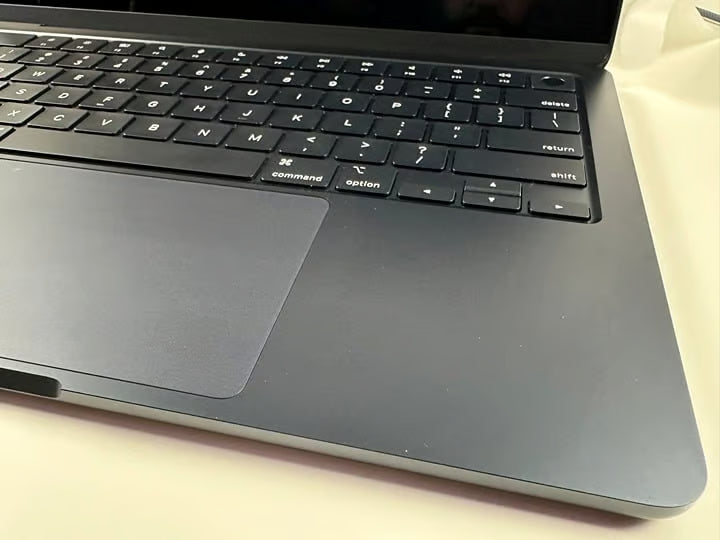 Apple Macbook Air 13.6"" M3 (2024) 8GB RAM 256GB Storage - Midnight (MRXV3L) 7M28