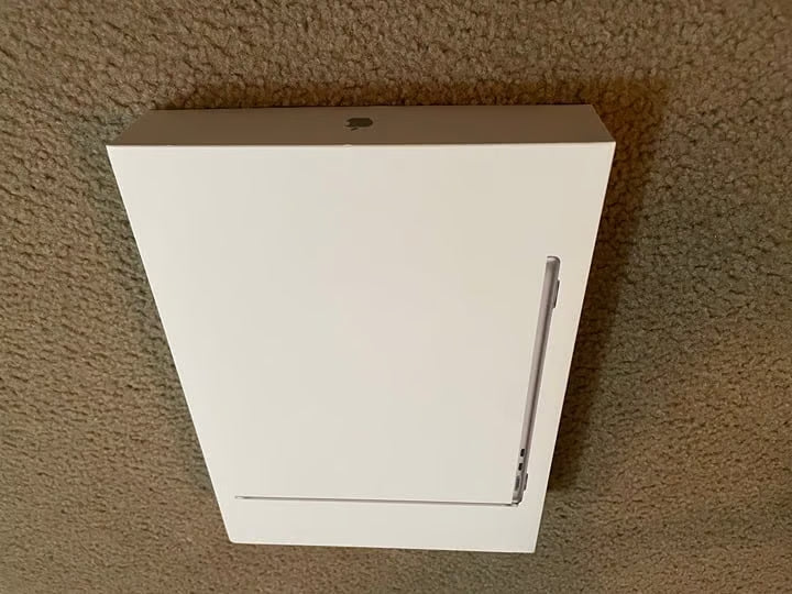 APPLE MacBook Air 13-inch 2024 M3 / 16GB RAM/ 512GB SSD/ 10-Core GPU/ Space Gray 8H56