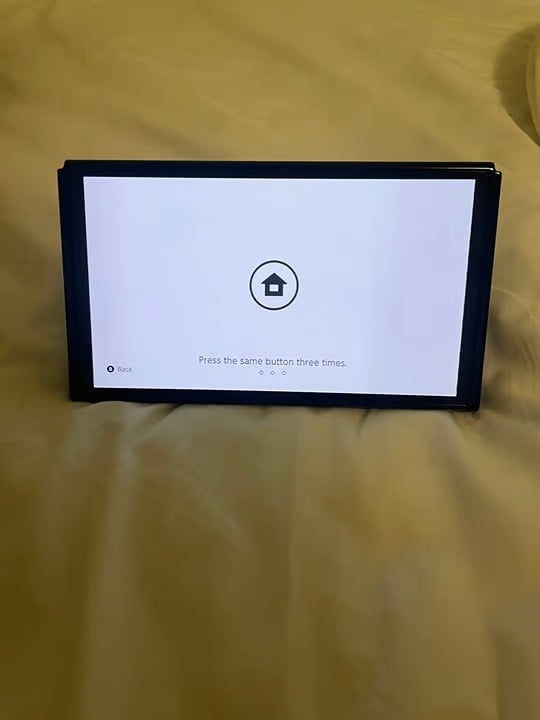 Nintendo Switch OLED - 64GB - White 5W32