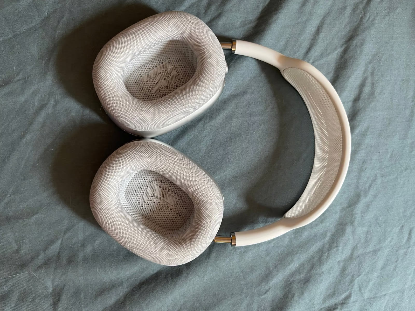 Apple AirPods Max with Smart Case in Silver 3H37