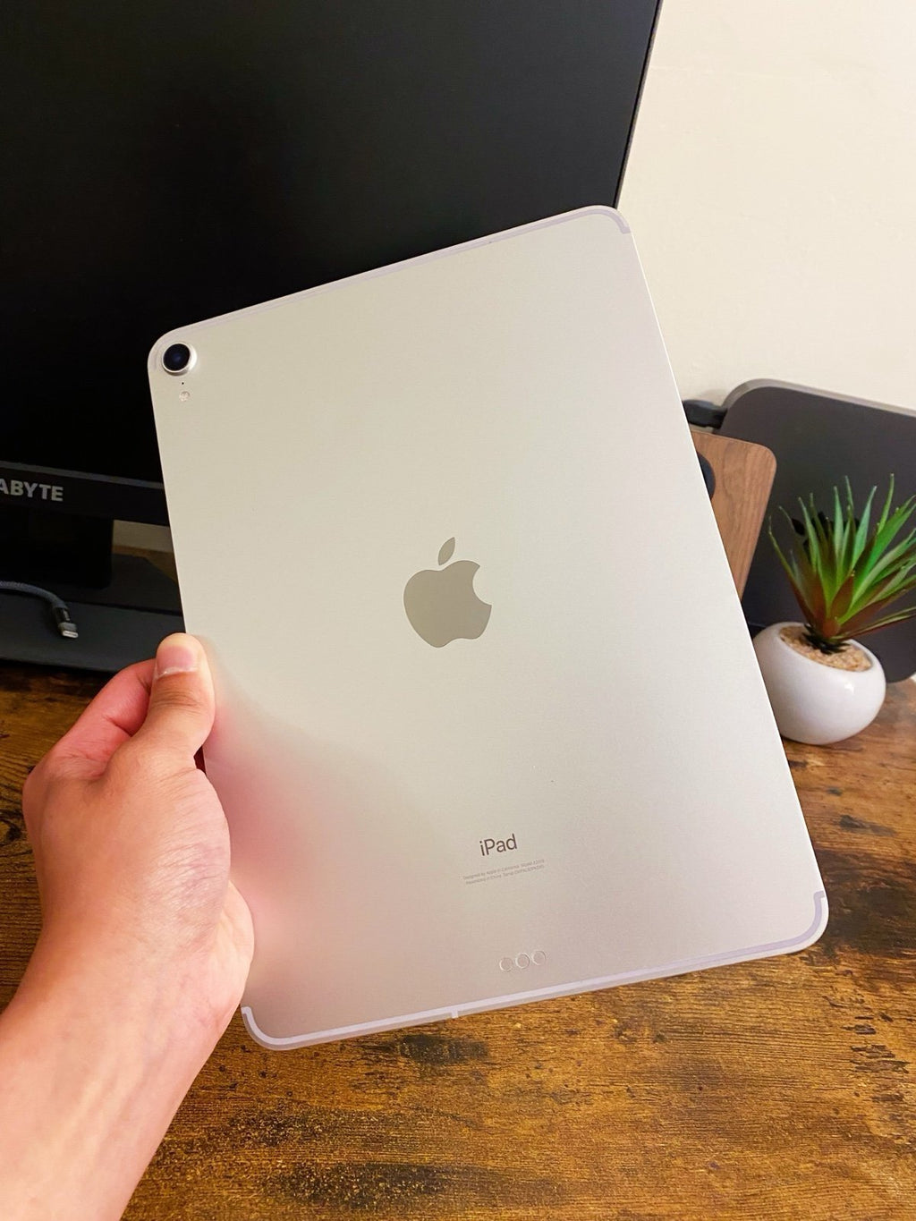 iPad Pro 11 (2018) 64GB Wi-Fi+Cellular Model 1W67