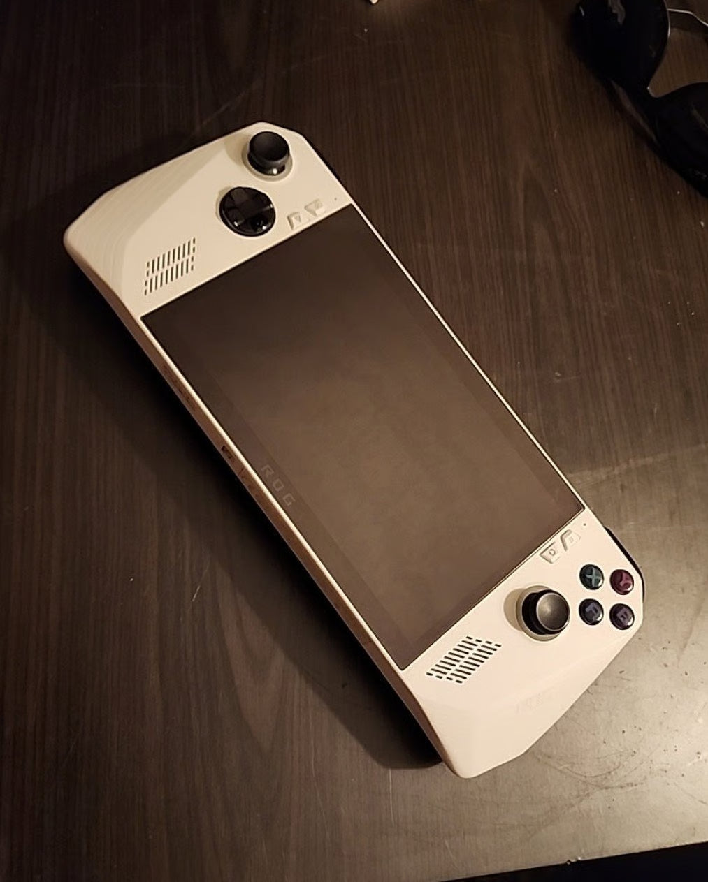 ASUS rog ally z1 extreme with Accessories 2H31