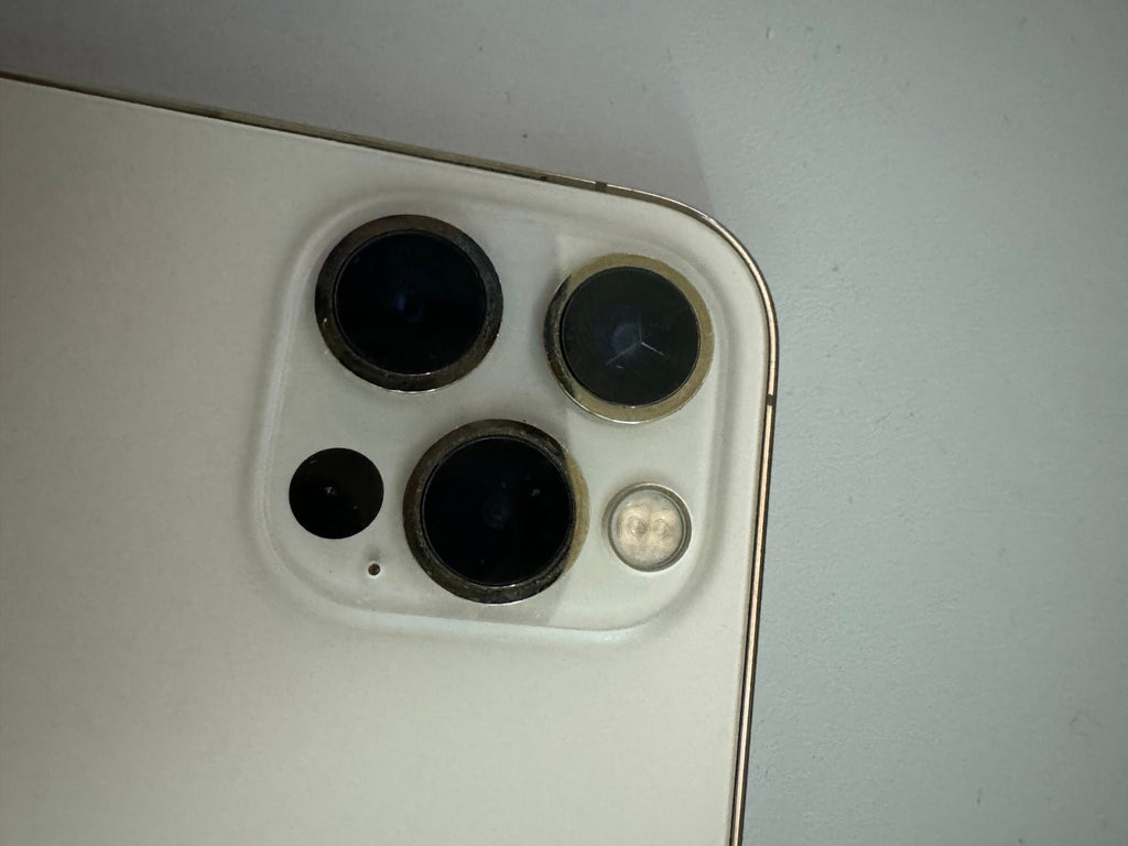 Apple iPhone 12 Pro 128 GB in Gold 7X16