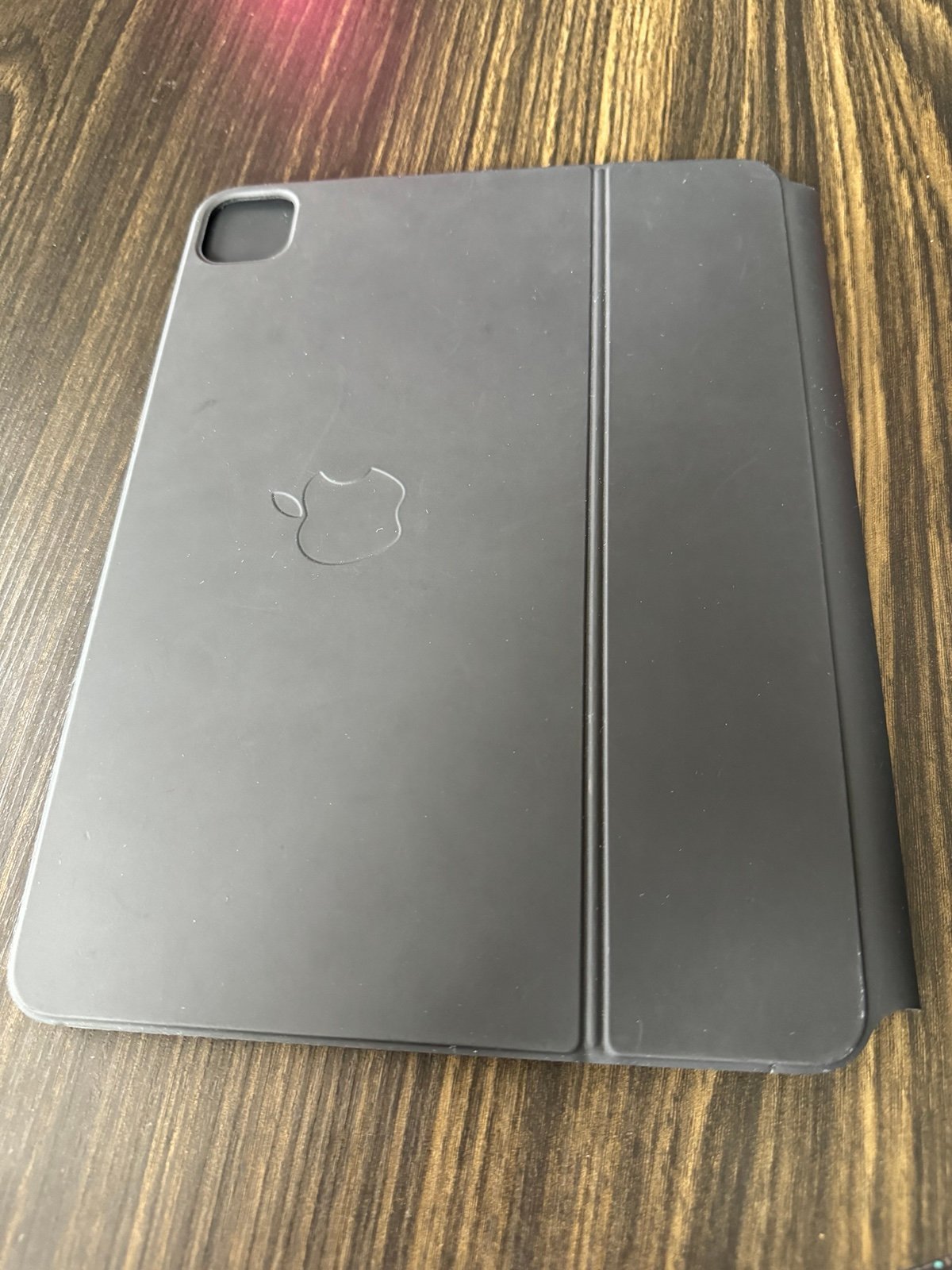 iPad Pro 3rd Generation 11�?(2018) 256gb WiFi + Cellular and Magic Trackpad Case 1V52