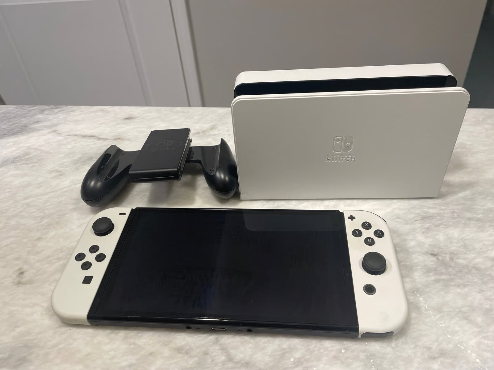 Nintendo switch oled 2T39