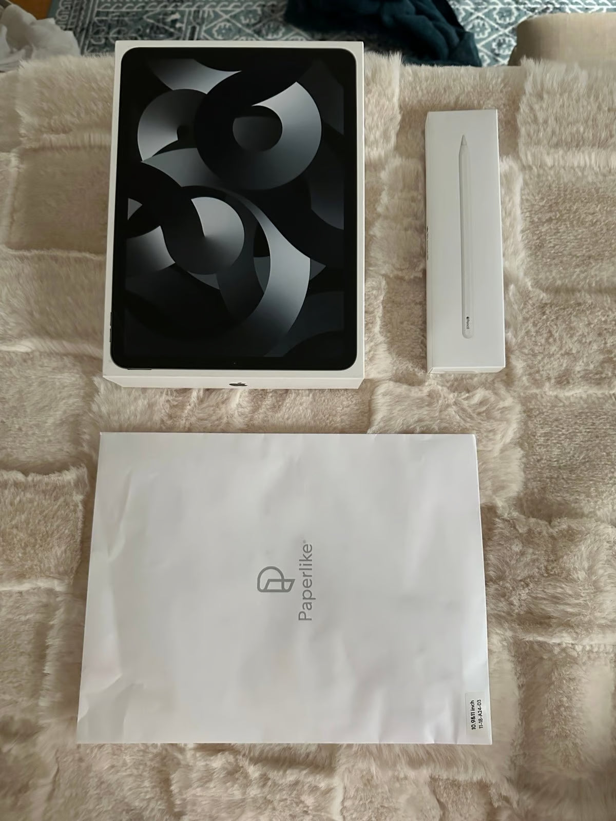 Apple iPad Air 5th Generation with Apple Pencil 5J13