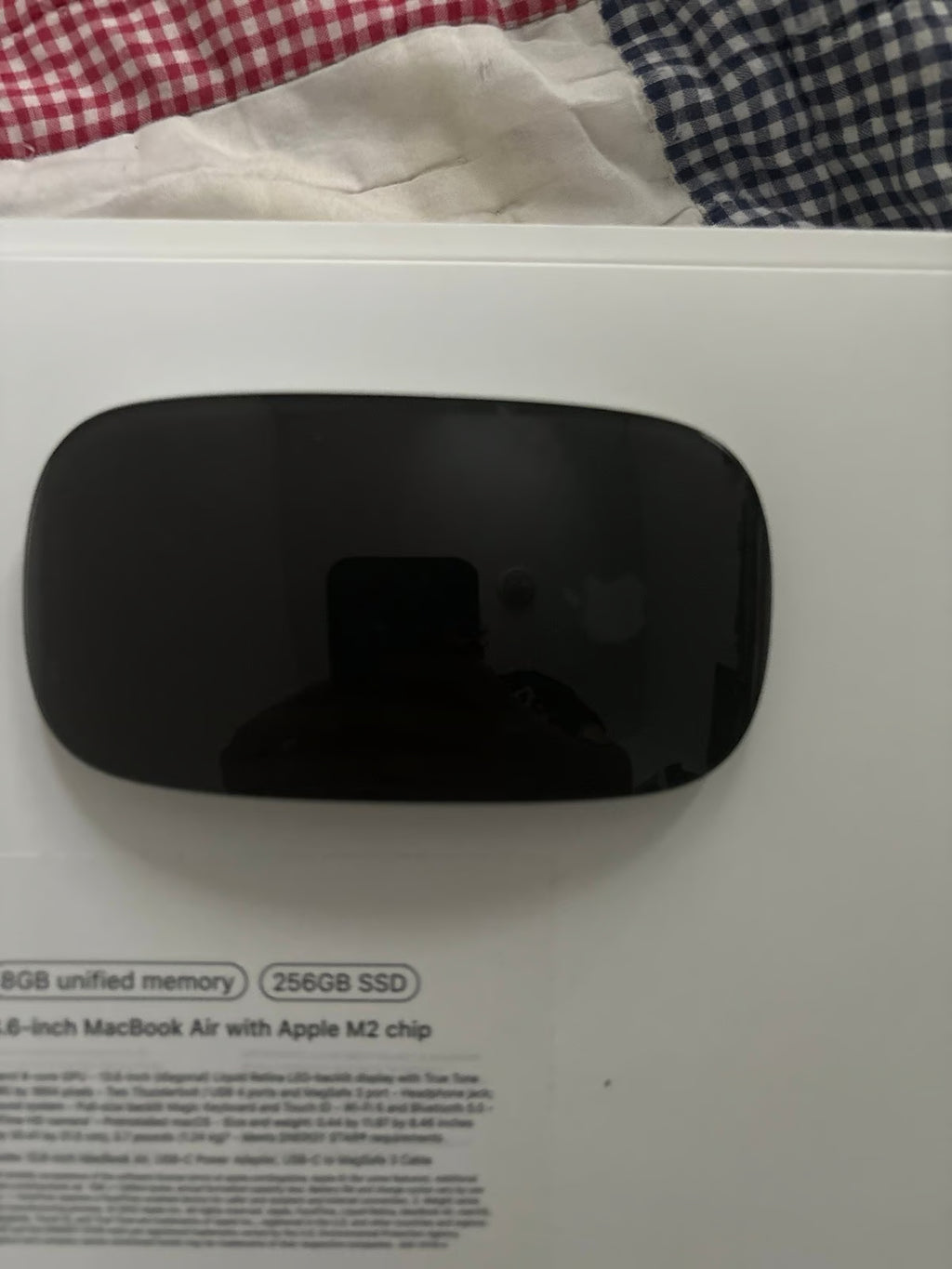 13.6-inch Macbook air with apple M2 chip and apple magic mouse included 6R33