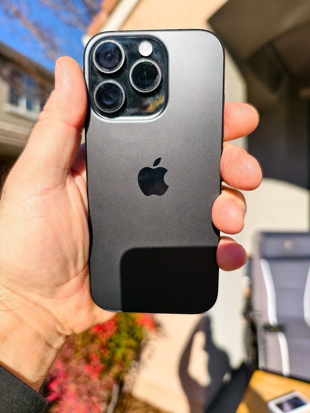 iPhone 16 pro 6.3 "" (unlocked) 7V92