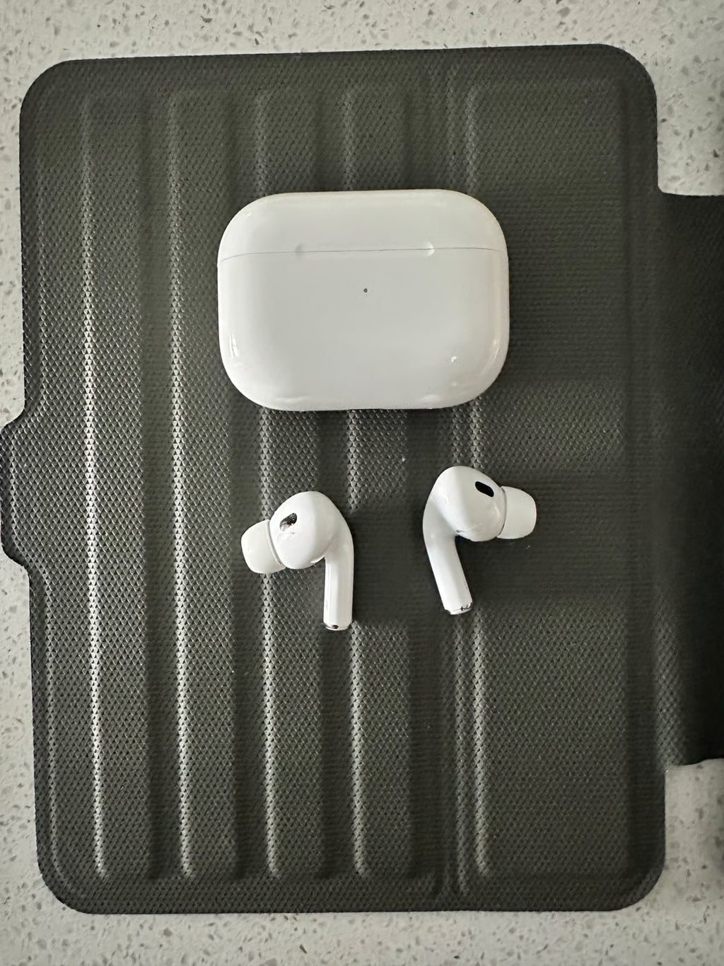 iPad mini 6 with AirPods 3C53