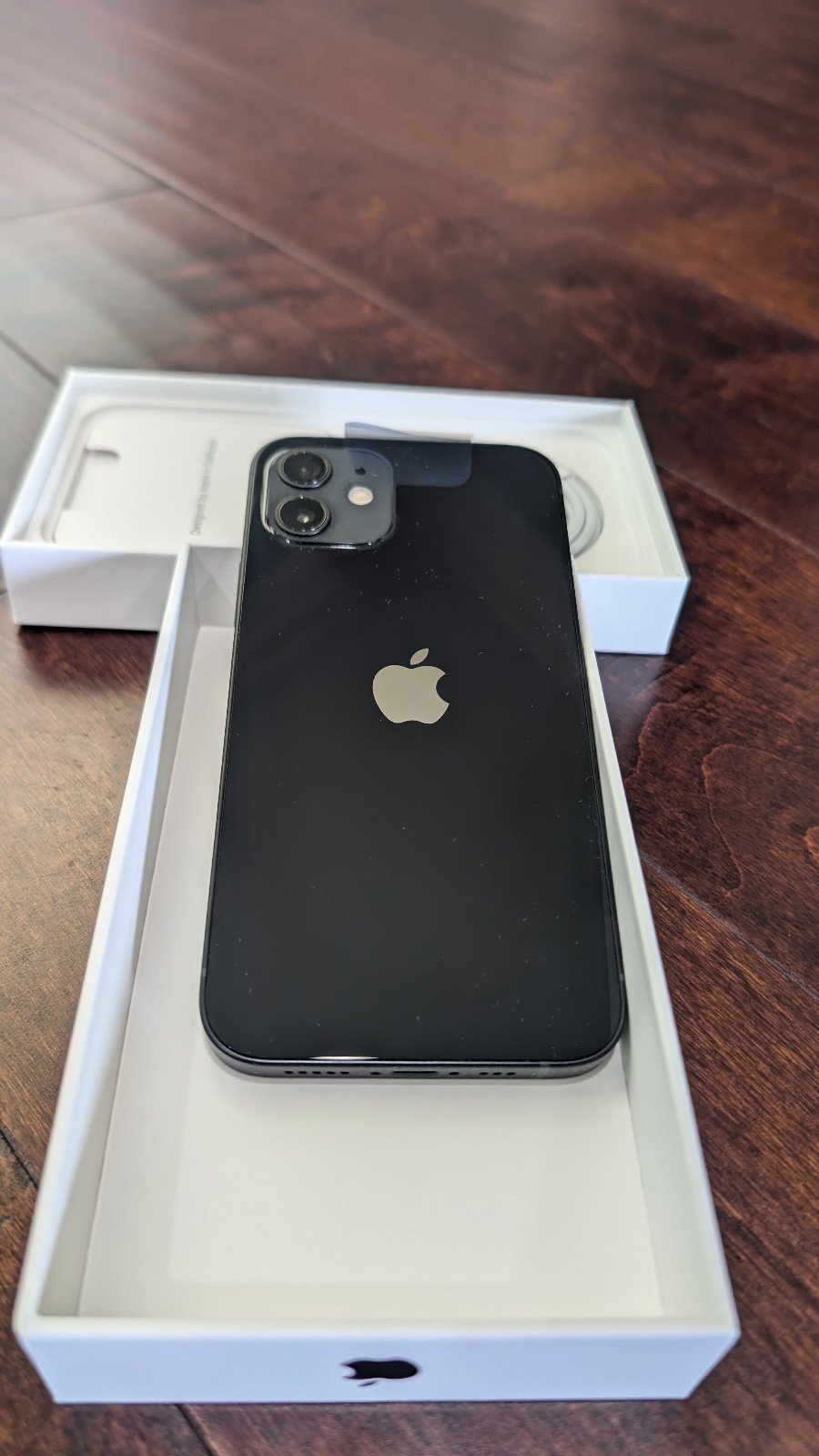 Apple iPhone 12 64GB in Black for AT&T (NEW) 5T59